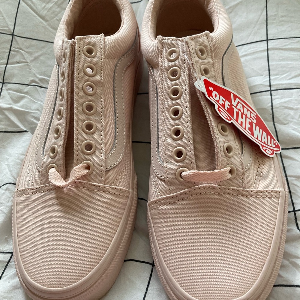 Brand-new with tags Pink tinted vans